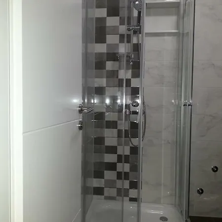 Knezevic * マカルスカ