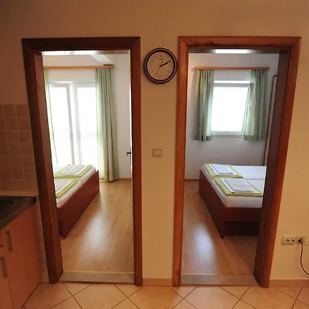 Knezevic * Makarská